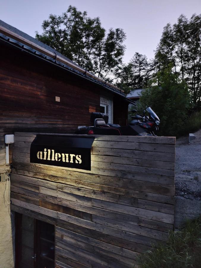Chalet Ailleurs Appartement A Molines En Queyras Exterior foto